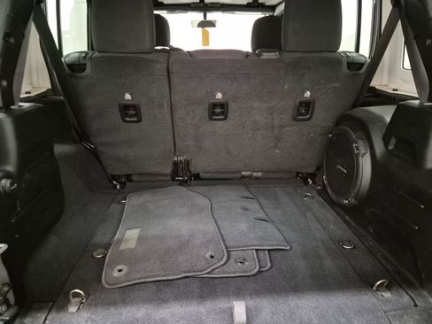 Used 2022 Jeep Wrangler Unlimited Rubicon image 14