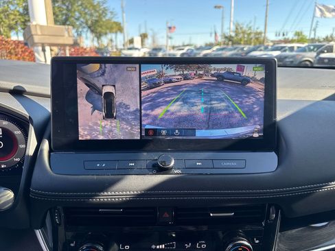 Certified 2024 Nissan Rogue SL image 19