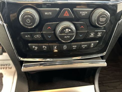 Used 2021 Jeep Grand Cherokee Limited w/ Quick Order Package 28K 80th image 17