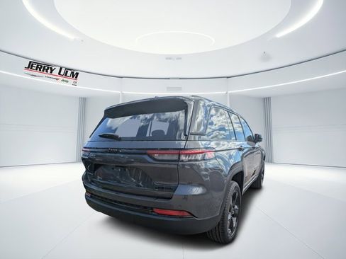 New 2025 Jeep Grand Cherokee Limited w/ Black Appearance Package image 3