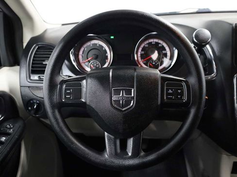 Used 2016 Dodge Grand Caravan SXT image 22