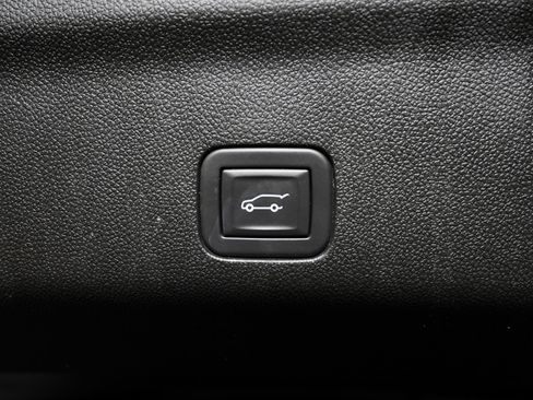 Used 2024 GMC Yukon XL Denali Ultimate image 14