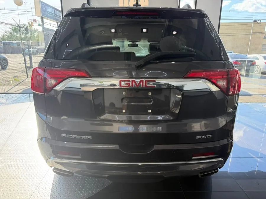 Used 2017 GMC Acadia Denali w/ Technology Package AWD/4WD image 15