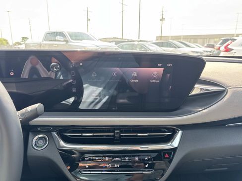 Used 2025 Buick Envista Avenir FWD image 25