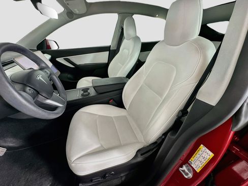 Used 2022 Tesla Model Y Long Range AWD/4WD image 13
