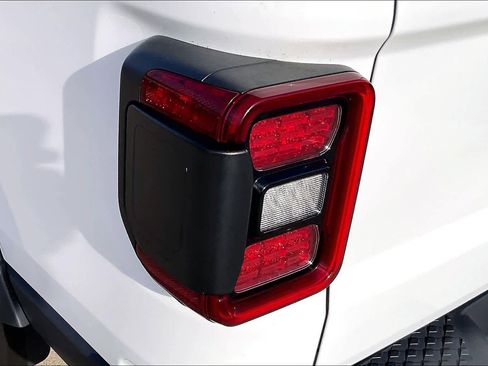 Used 2020 Jeep Gladiator Sport w/ Quick Order Package 24S image 28