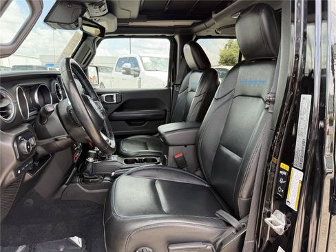 Used 2022 Jeep Wrangler Unlimited Rubicon 4xe w/ Cold Weather Group AWD/4WD image 14