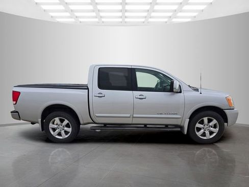 Used 2010 Nissan Titan LE w/ Technology Pkg AWD/4WD image 7