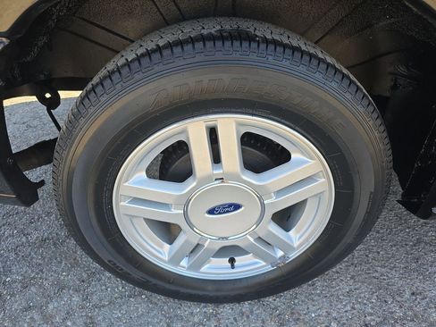 Used 2002 Ford Windstar SE image 17