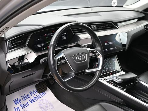 Used 2022 Audi e-tron Premium Plus w/ Premium Plus Package AWD/4WD image 19
