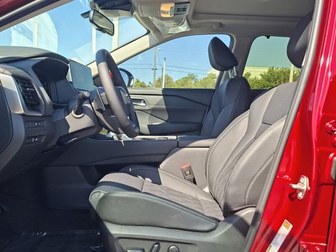 New 2026 Nissan Rogue Platinum image 6