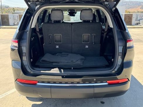 Used 2023 Jeep Grand Cherokee L Limited w/ Luxury Tech Group II AWD/4WD image 24
