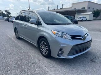 Used 2019 Toyota Sienna XLE Premium FWD video 1