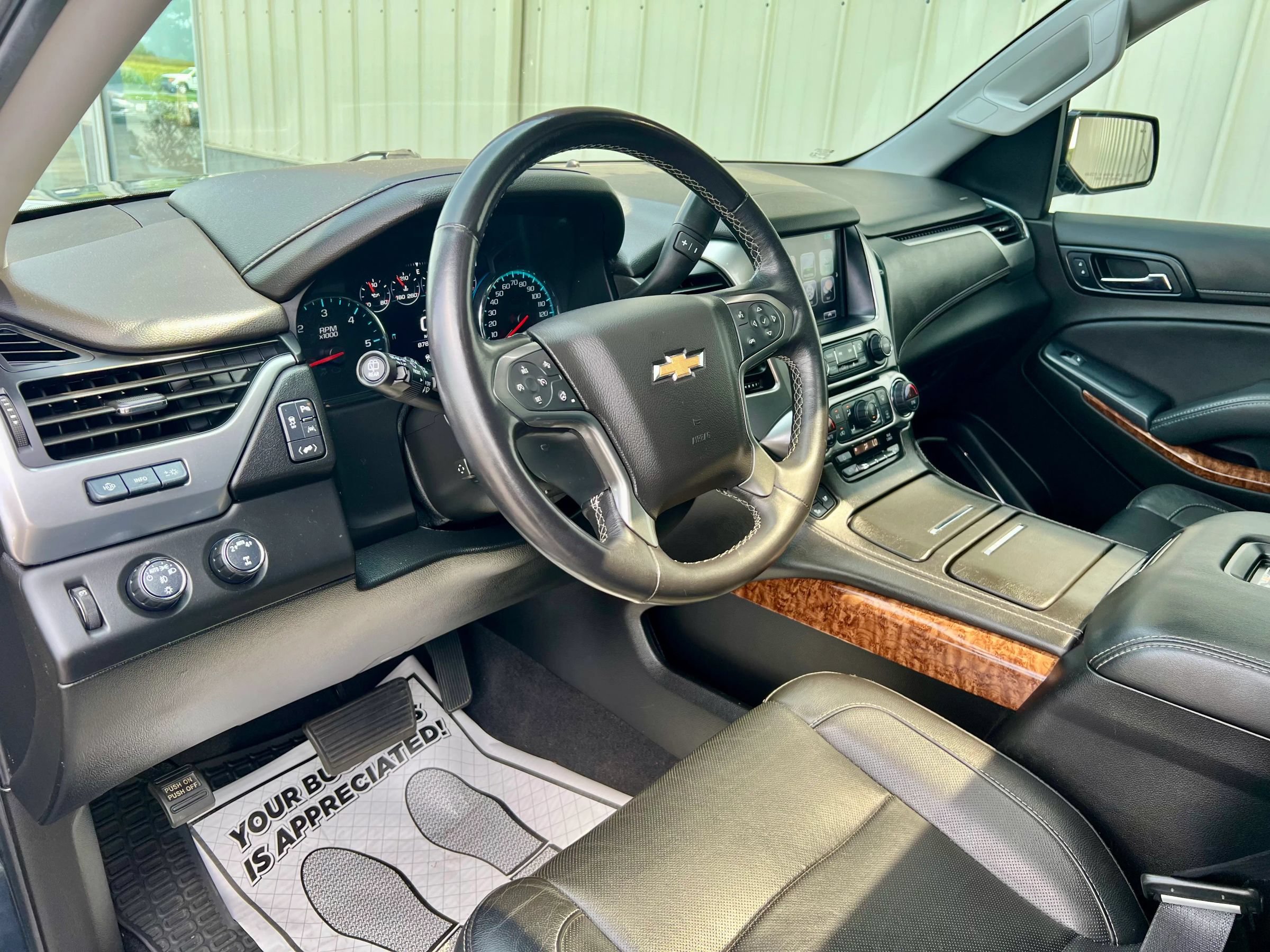 Used 2020 Chevrolet Suburban Premier AWD/4WD image 30