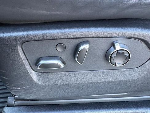 Used 2025 Cadillac Escalade V image 21