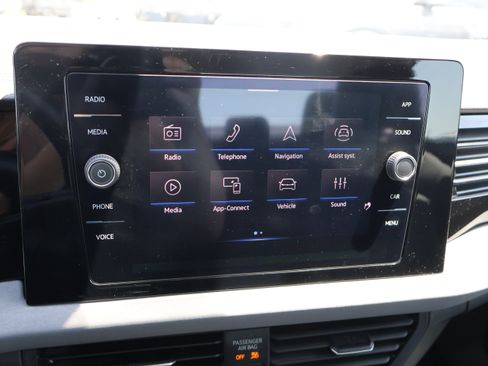 Used 2025 Volkswagen Jetta SE FWD image 30