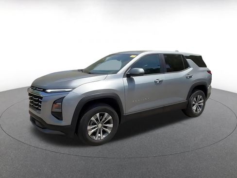 Used 2025 Chevrolet Equinox LT FWD image 8