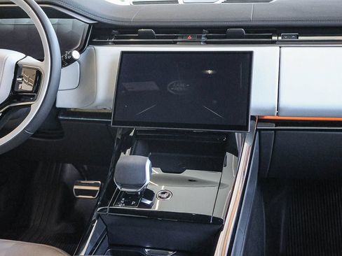 New 2026 Land Rover Range Rover Sport Dynamic SE AWD/4WD image 17