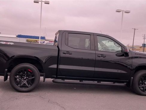 Used 2022 Chevrolet Silverado 1500 RST w/ Redline Edition image 2