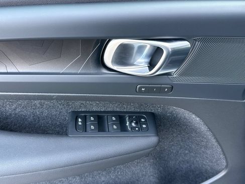 Used 2023 Volvo XC40 Recharge Plus AWD/4WD image 10