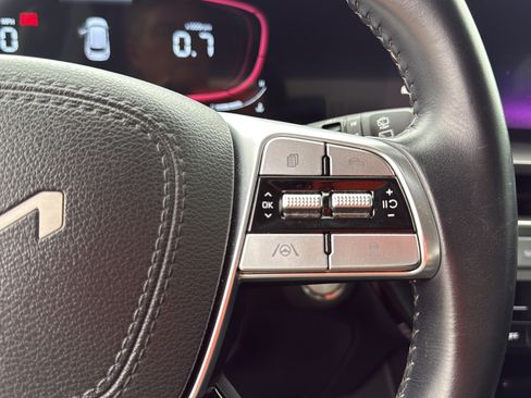Used 2025 Kia Telluride S FWD image 12