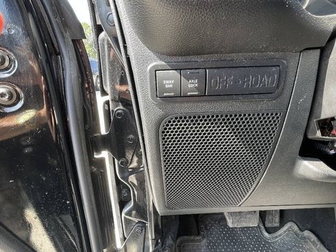 Used 2015 Jeep Wrangler Unlimited Rubicon w/ Connectivity Group AWD/4WD image 16