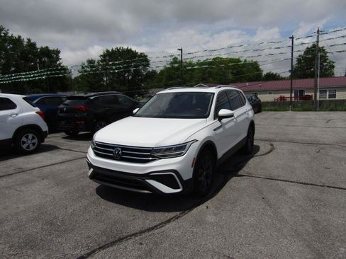 Used 2022 Volkswagen Tiguan SE AWD/4WD image 3