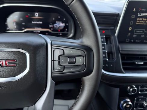 Used 2023 GMC Yukon SLT AWD/4WD image 32