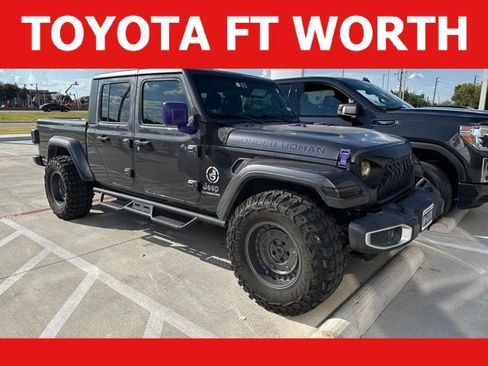 Used 2021 Jeep Gladiator Overland AWD/4WD image 1