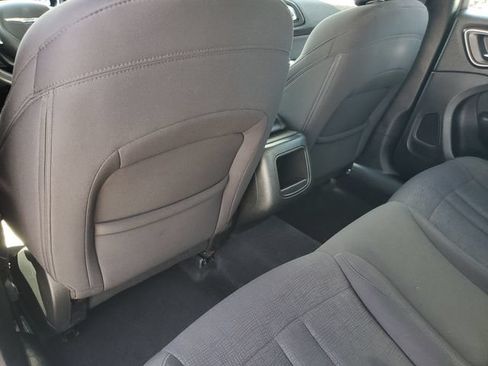 Used 2015 Chrysler 200 Limited w/ Convenience Group FWD image 8