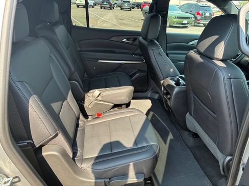 Used 2026 Chevrolet Traverse LT AWD/4WD image 12