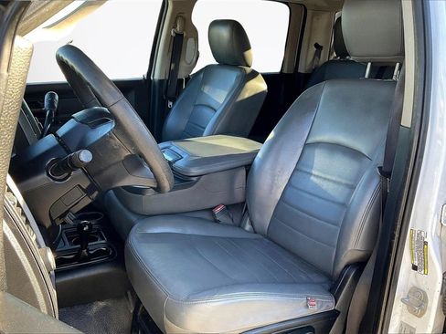 Used 2017 RAM 3500 Tradesman w/ Chrome Appearance Group image 21