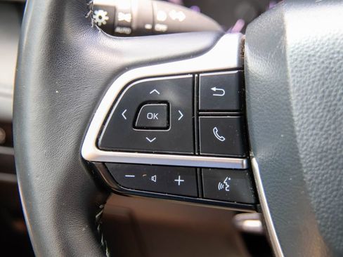 Used 2023 Toyota Highlander XSE FWD image 17