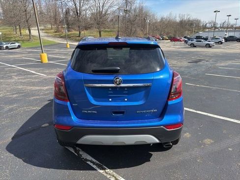 Used 2018 Buick Encore Essence image 4