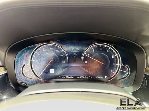 Used 2018 BMW 540i w/ M Sport Package RWD image 29