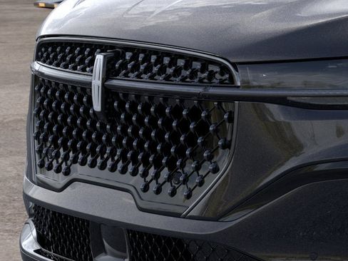 New 2026 Lincoln Nautilus Reserve w/ Jet Appearance Package AWD/4WD image 17