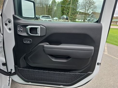 New 2026 Jeep Wrangler Unlimited Sport w/ Convenience Group AWD/4WD image 16