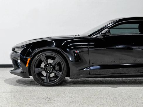 Used 2016 Chevrolet Camaro SS RWD image 9