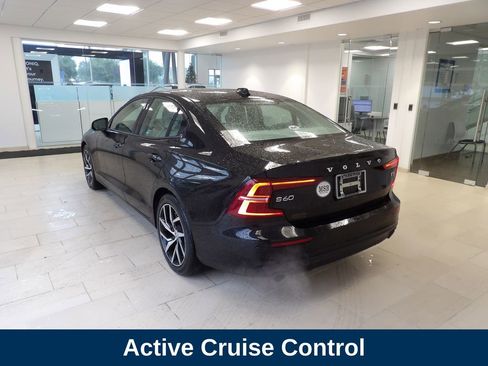 Used 2019 Volvo S60 T5 Momentum image 8