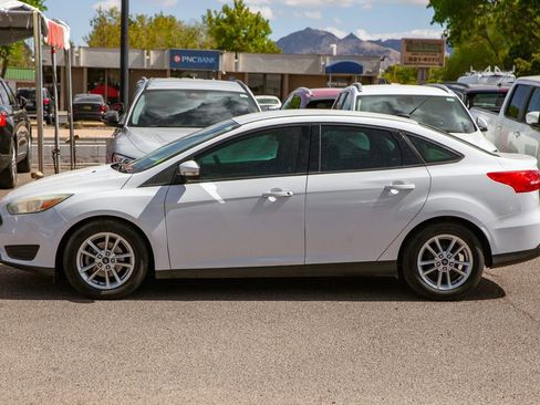 Used 2015 Ford Focus SE FWD image 8