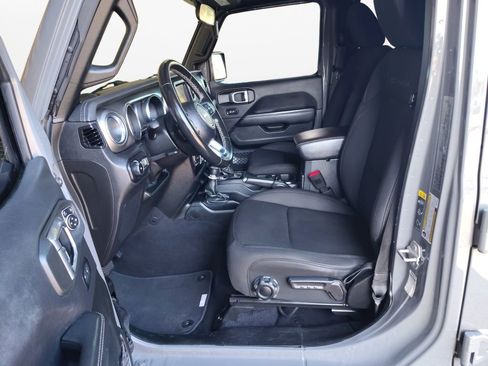 Used 2021 Jeep Wrangler Unlimited Sahara image 18