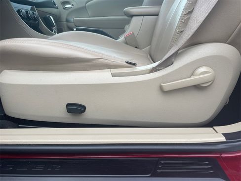 Used 2012 Chrysler 200 Touring image 32