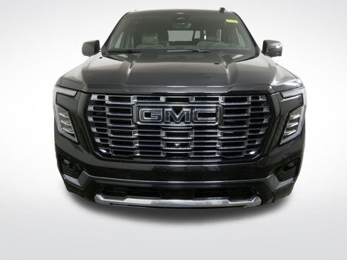 Used 2025 GMC Yukon Denali Ultimate AWD/4WD image 10