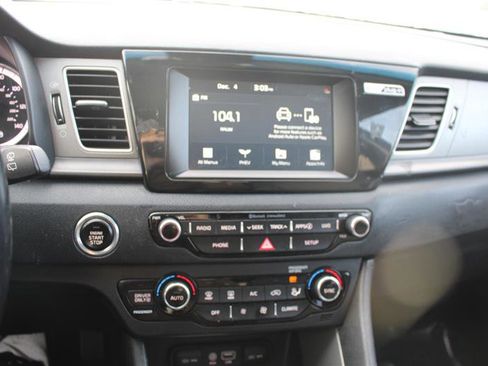 Used 2019 Kia Niro LX image 15