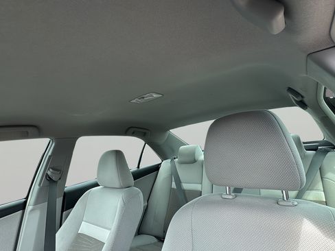 Used 2012 Toyota Camry XLE FWD image 32
