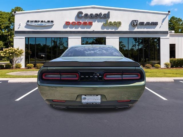 Used 2023 Dodge Challenger SXT RWD image 5