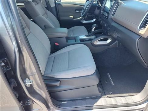 Used 2022 Nissan Frontier SV w/ Technology Package AWD/4WD image 12