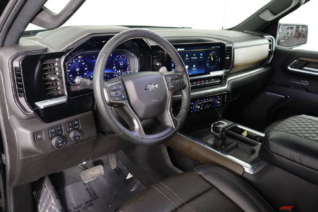 Used 2024 Chevrolet Silverado 1500 High Country w/ Midnight Edition AWD/4WD image 25