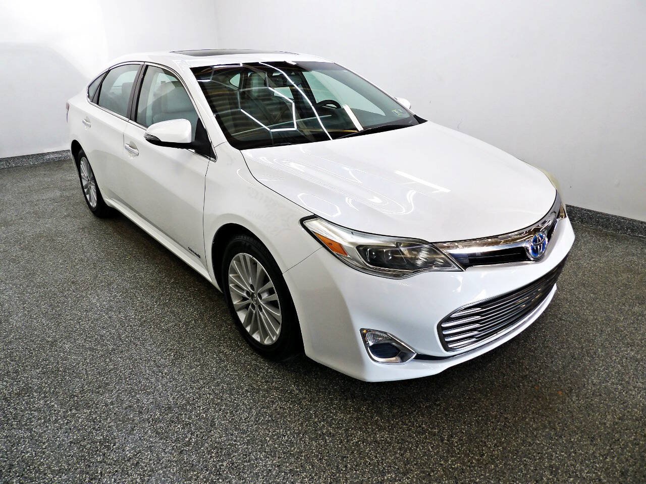 Used 2014 Toyota Avalon XLE Premium FWD image 3