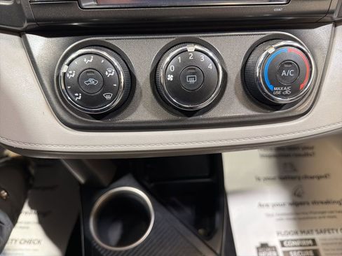 Used 2013 Toyota RAV4 LE image 31